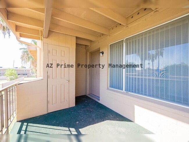 2411 W Hazelwood St in Phoenix, AZ - Building Photo - Building Photo