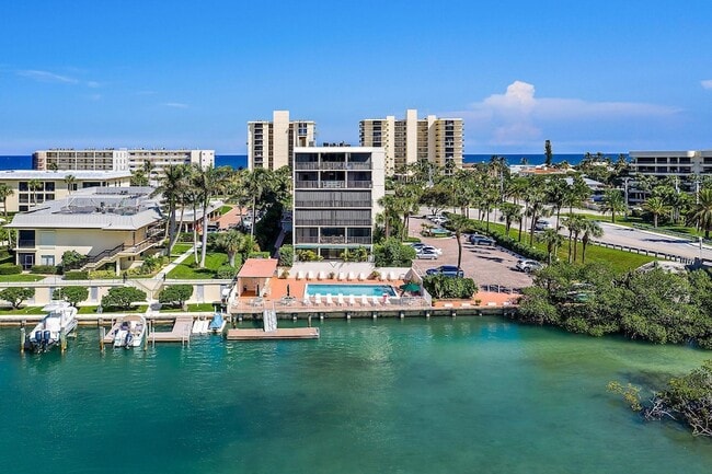 225 S Beach Rd, Unit 401 in Jupiter, FL - Building Photo - Building Photo