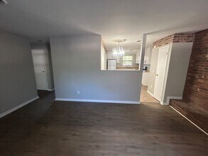 528 Wessinger St in West Columbia, SC - Building Photo - Building Photo