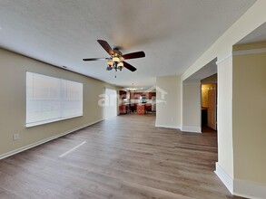 7674 Pipestone Dr in Indianapolis, IN - Foto de edificio - Building Photo