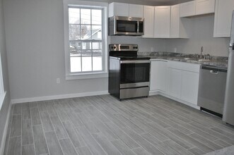 115 Gleason St in Thomaston, ME - Building Photo - Building Photo