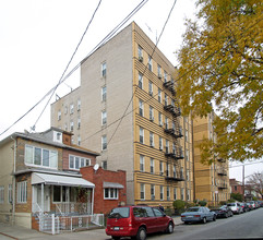 2044 E 13th St in Brooklyn, NY - Building Photo - Building Photo