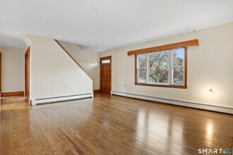 56 Beaver Brook Rd in Danbury, CT - Building Photo - Building Photo