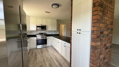 9424 Hurricane Rd in Bay Minette, AL - Building Photo - Building Photo