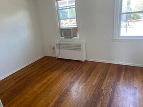 2521 Benning Rd NE in Washington, DC - Building Photo - Building Photo