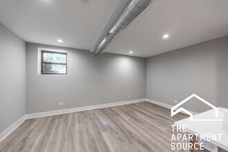 2403 N Kedzie Blvd in Chicago, IL - Building Photo - Building Photo