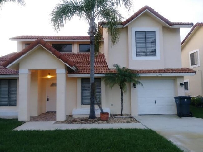 property at 13773 Yarmouth Dr