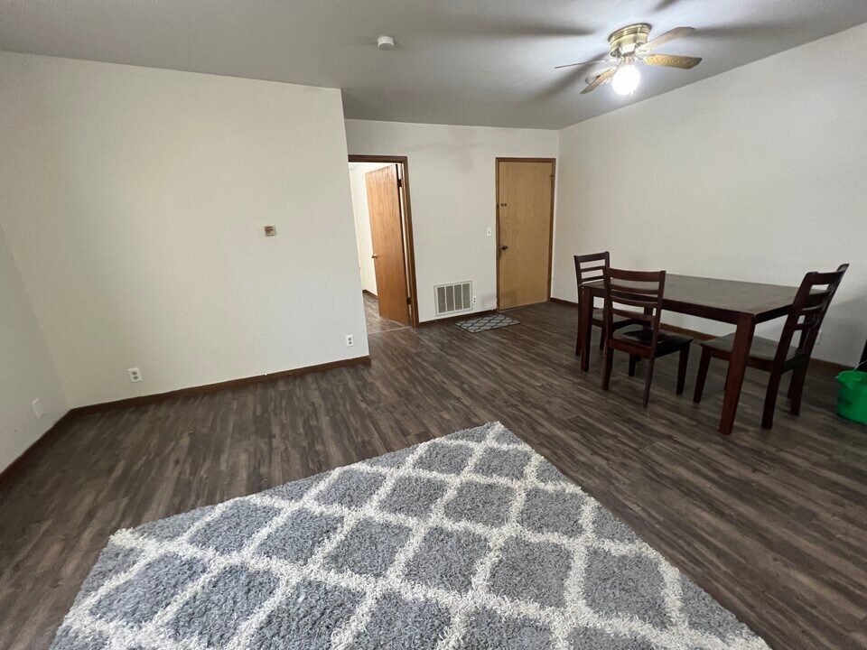 103 Grand Ave E, Unit 2 Photo
