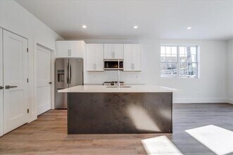 47 Graham St in Jersey City, NJ - Building Photo - Building Photo