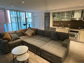 30-168 Powell St in Vancouver, BC - Building Photo - Building Photo