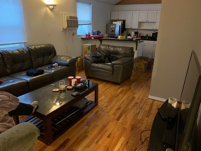 2321 W Belmont Ave, Unit 3R in Chicago, IL - Foto de edificio - Building Photo