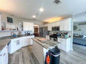 8036 Grand Bahama Dr in Pensacola, FL - Building Photo - Building Photo