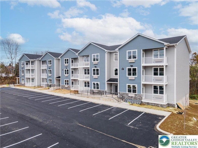 948 N Front St in Allentown, PA - Building Photo