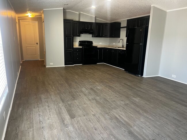 709 N Collins Fwy in Howe, TX - Building Photo - Building Photo