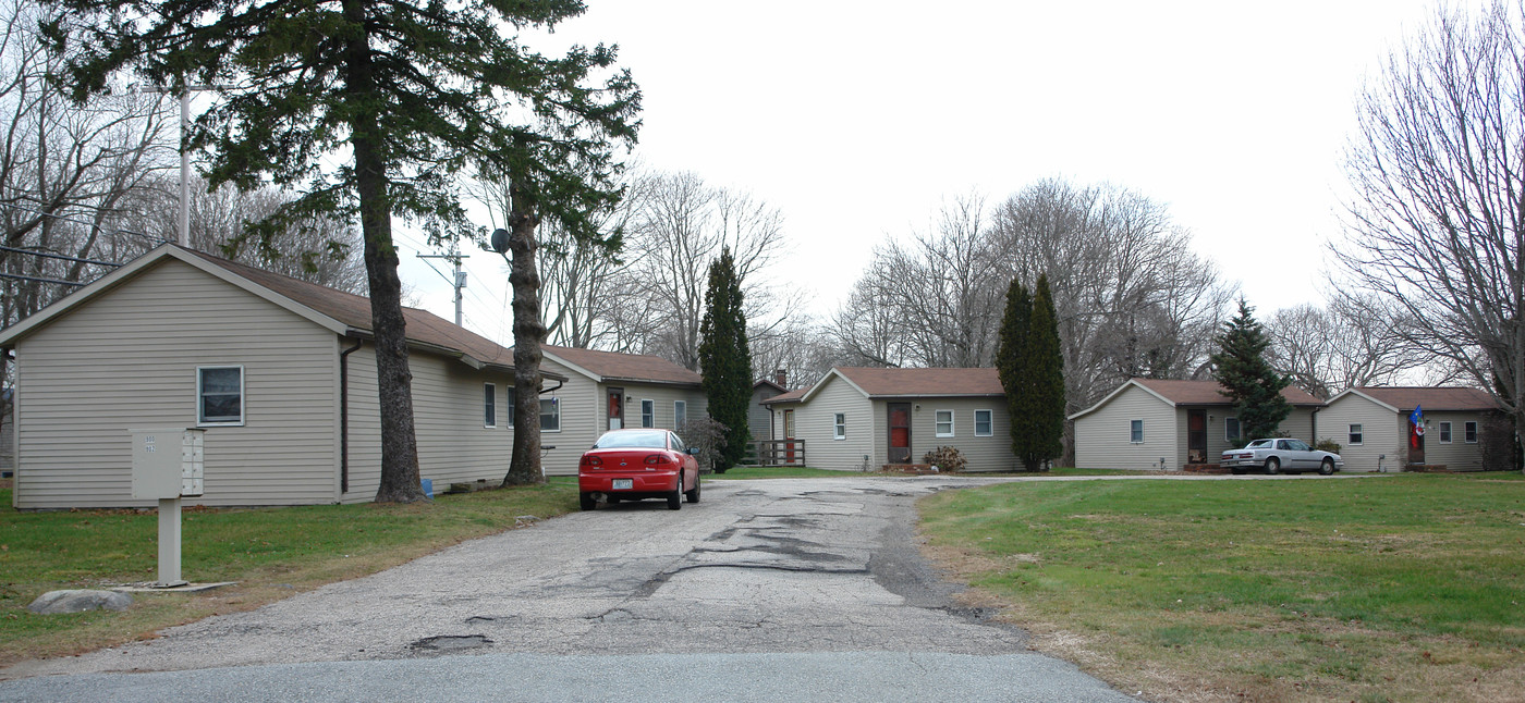 900-902 Boston Neck Rd in Narragansett, RI - Building Photo