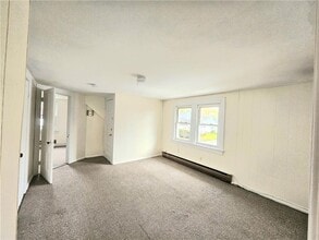 13 York Ave in Westerly, RI - Building Photo - Building Photo