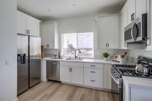 6663 Orr St in San Diego, CA - Building Photo
