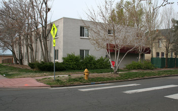 2480 W Caithness Pl in Denver, CO - Building Photo - Building Photo