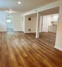 7441 Convair Dr, Unit 1 in Alexandria, VA - Foto de edificio - Building Photo