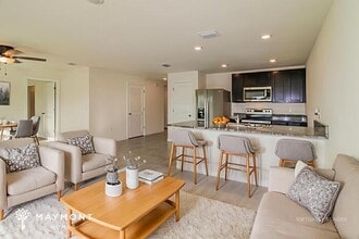 8633 Triumph Cir, Unit 1019 in Wildwood, FL - Foto de edificio - Building Photo