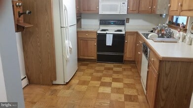 1154 Steamboat Rd in Shady Side, MD - Building Photo - Building Photo
