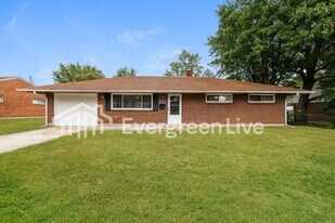 5619 Shady Oak St in Dayton, OH - Building Photo