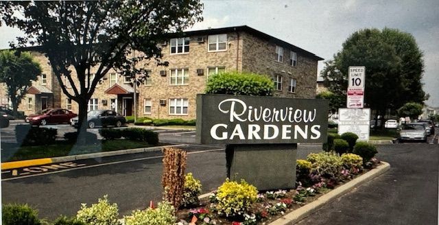 property at 100 Riverview Ct