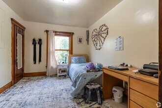 807 S Main St in Ann Arbor, MI - Foto de edificio - Building Photo