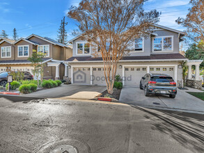 104 Cuesta De Los Gatos in Los Gatos, CA - Foto de edificio - Building Photo