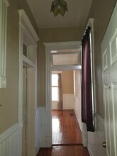 208 N Main St, Unit 201 in Taylor, TX - Building Photo - Building Photo