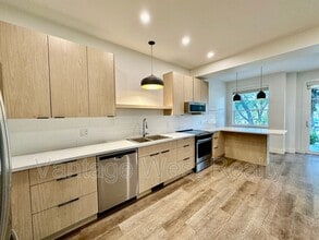 2563 Hebert Rd in West Kelowna, BC - Building Photo - Building Photo