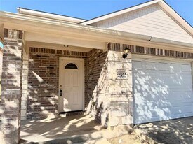 2337 Bloomfield Dr in Arlington, TX - Building Photo