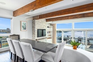 63 Atlantic Ave, Unit 11E in Boston, MA - Building Photo - Building Photo