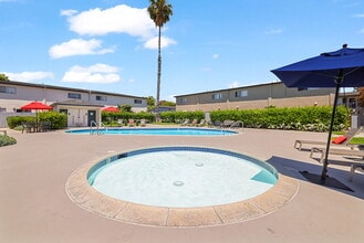 Valley Park in Fountain Valley, CA - Building Photo - Building Photo