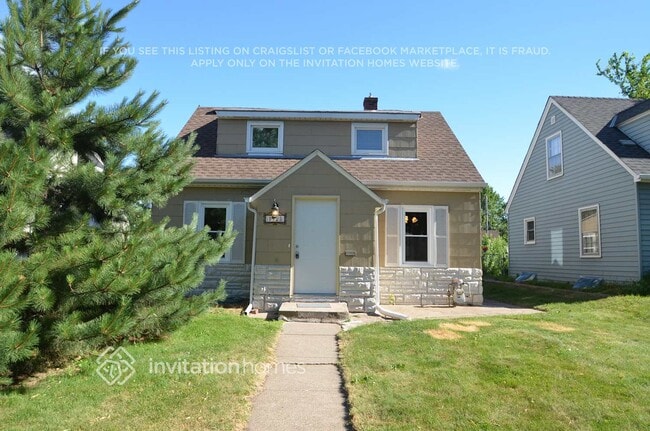 property at 1923 Arlington Ave E