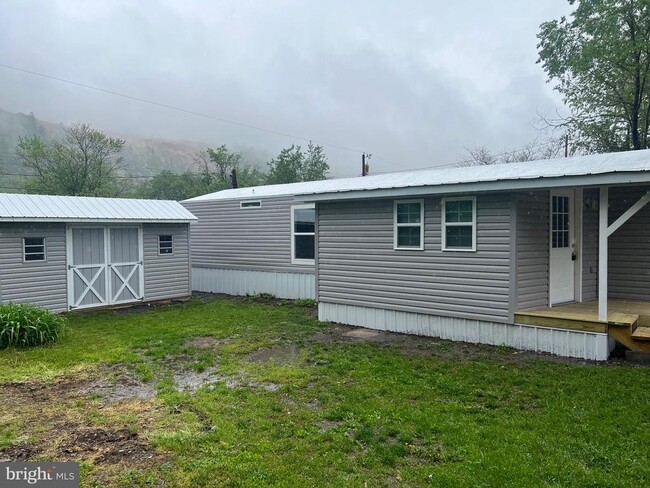 21 Jacob St in Berkeley Springs, WV - Building Photo - Building Photo