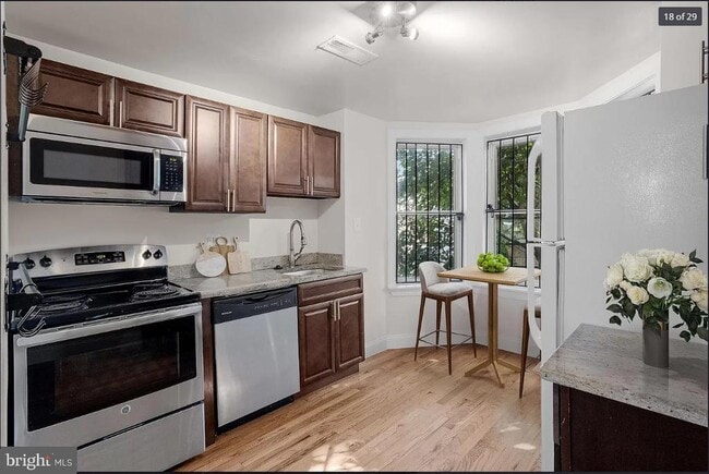 property at 1729 N Gratz St