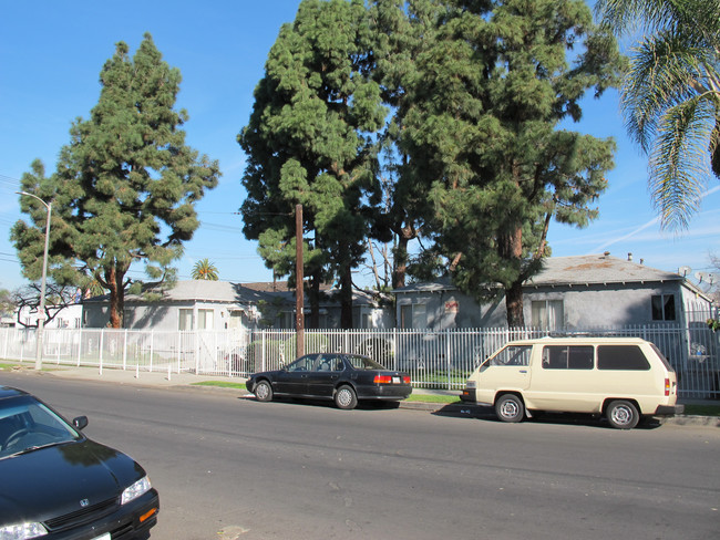 629 E 48th St in Los Angeles, CA - Building Photo - Building Photo