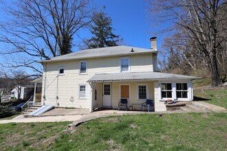 48 W Branchville Rd in Ridgefield, CT - Building Photo - Building Photo