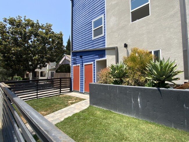 10925 Hesby St, Unit 10925 in North Hollywood, CA - Building Photo - Building Photo