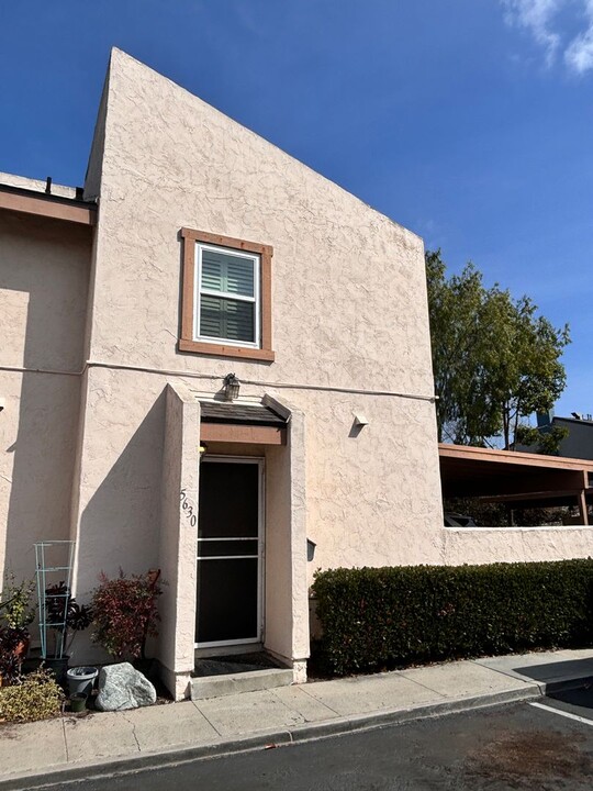 5630 Caminito Roberto in San Diego, CA - Building Photo