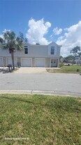4927 Marina Palms Dr in Port Richey, FL - Building Photo