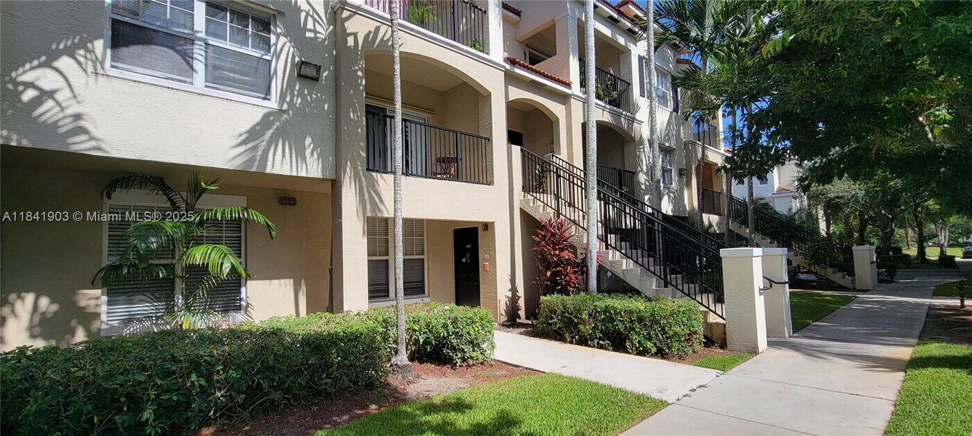 5940 W Sample Rd in Coral Springs, FL - Building Photo