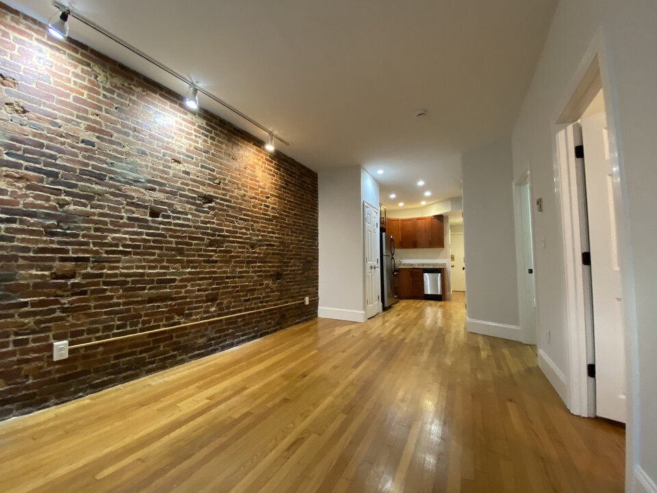 78 Cedar St, Unit 02 in Boston, MA - Foto de edificio