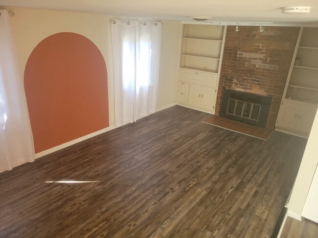 1043 S Trenton Ave, Unit 2 in Pittsburgh, PA - Building Photo - Building Photo