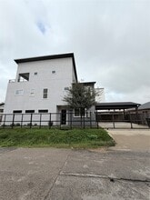 202 N York St in Houston, TX - Building Photo - Building Photo