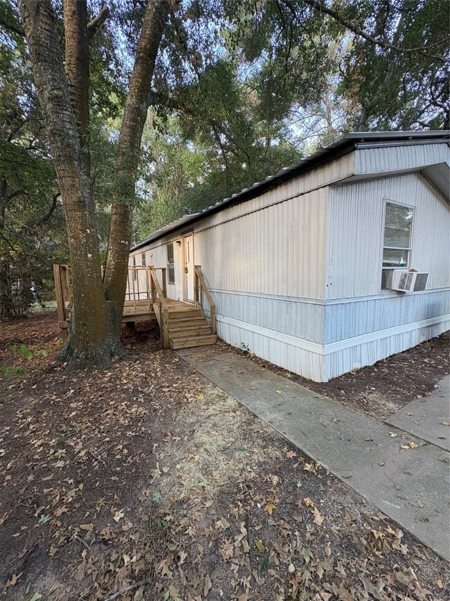 property at 210 Ridgeside Ct