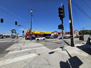 6836 Crenshaw Blvd in Los Angeles, CA - Building Photo - Building Photo