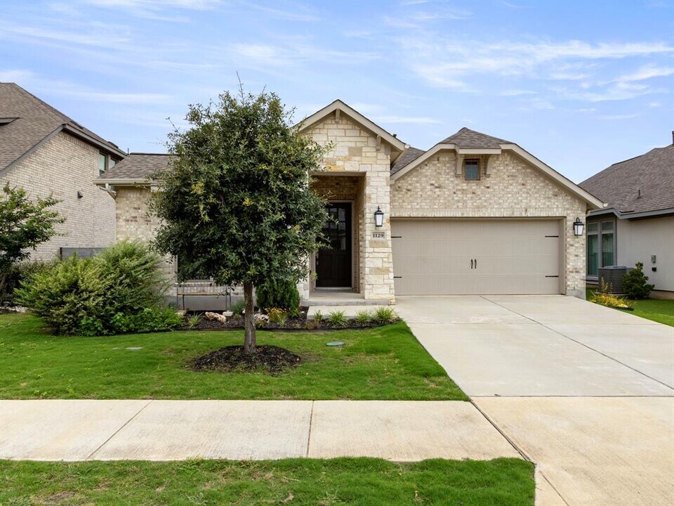 1129 Round Mountain Pass in Georgetown, TX - Building Photo
