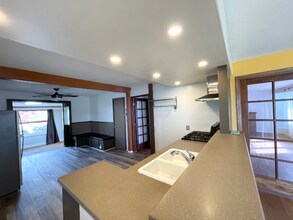 1616 Perry Ave in Bremerton, WA - Building Photo - Building Photo